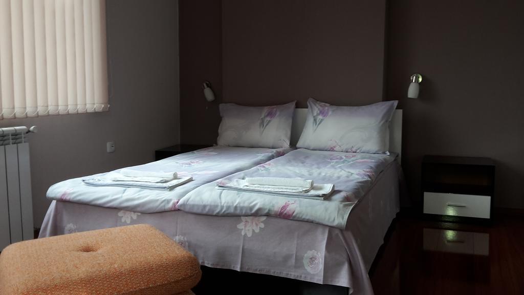 Kyurkchievi Guest House ساباريفا بانيا الغرفة الصورة