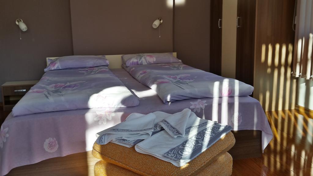 Kyurkchievi Guest House ساباريفا بانيا الغرفة الصورة